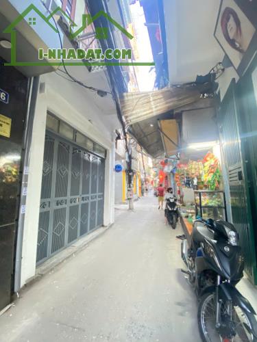 Cho thuê nhà ngõ ô tô 151 Nguyễn Đức Cảnh, 3 tầng x 40m2 làm Spa, Nail 11 Triệu/th