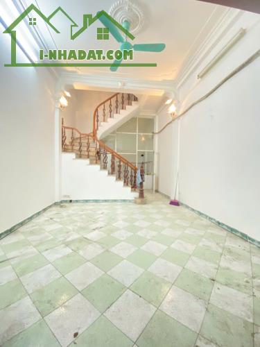 Cho thuê nhà ngõ ô tô 151 Nguyễn Đức Cảnh, 3 tầng x 40m2 làm Spa, Nail 11 Triệu/th - 1