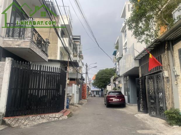 Bán Đất Phố Phúc Hoa - 242m2 x MT 17.5m Lô góc - Ngõ thông 2 oto tránh - Sổ đỏ vuông vắn - 1