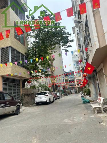 Bán Đất Phố Phúc Hoa - 242m2 x MT 17.5m Lô góc - Ngõ thông 2 oto tránh - Sổ đỏ vuông vắn - 3