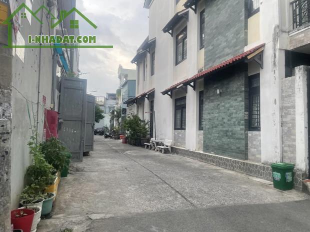 Bán Đất Phố Phúc Hoa - 242m2 x MT 17.5m Lô góc - Ngõ thông 2 oto tránh - Sổ đỏ vuông vắn - 4