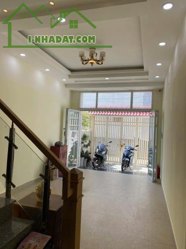 Bán nhà 65m2, 4 tầng, 3PN, 4WC, Linh Trung, Thủ Đức - 5.99 tỷ