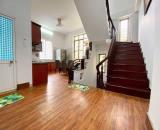 Bán nhà 2 tầng sân vườn rộng 220m2 thoáng mát mặt tiền Cách Mạng Tháng 8, Khuê Trung
