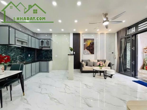 BÁN NHÀ 49m2 Hẻm xe hơi nhỉnh 5 tỷ ngay CÔng viên Làng Hoa