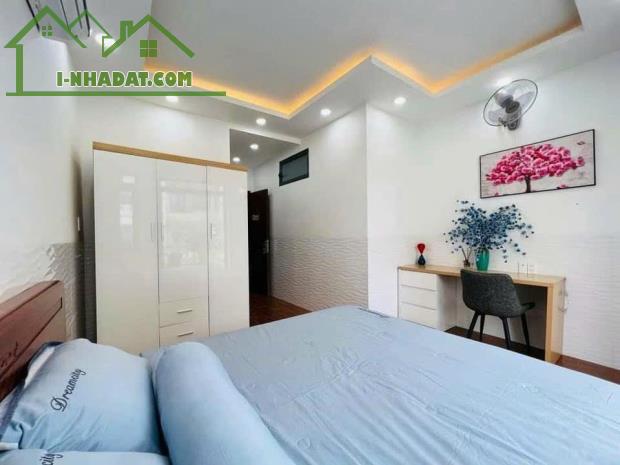 Bán gấp nhà ở đường Đặng Đại Độ, phường Tân Phong, quận 7, giá 2 tỷ 550 triệu - 1