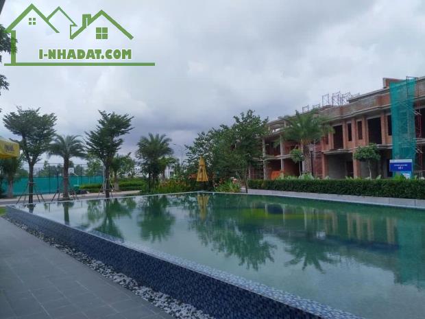 Bán nhà mặt tiền 100m2, 1 trệt 1 lầu – khu dân cư Long Cang