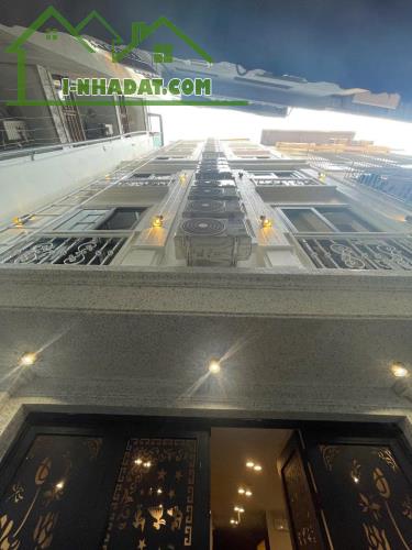 Bán tòa Chung cư mini phố Trịnh Công Sơn, Tây hồ, 70m2 - 7t - mt 6m - 3 bước ra mặt phố -