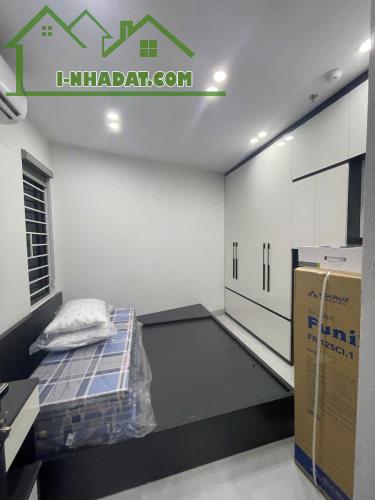 Bán tòa Chung cư mini phố Trịnh Công Sơn, Tây hồ, 70m2 - 7t - mt 6m - 3 bước ra mặt phố - - 2