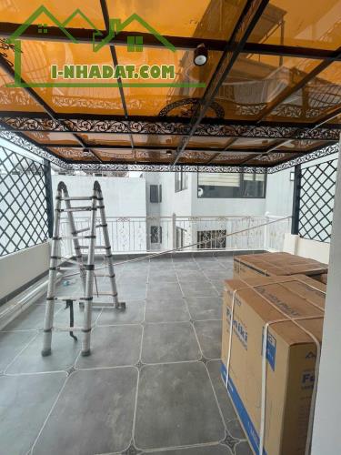 Bán tòa Chung cư mini phố Trịnh Công Sơn, Tây hồ, 70m2 - 7t - mt 6m - 3 bước ra mặt phố - - 3