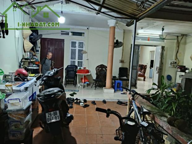 Bán gấp nhà C4 200m2, mặt tiền 10m Xuân Đỉnh ô tô tránh, gần Đại Sứ Quán Hàn Quốc giá 3,tỷ