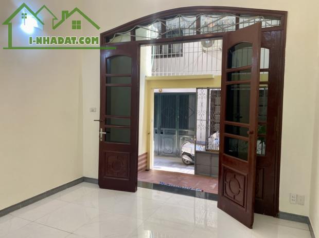Cho thuê gấp lâu dài giá rẻ nguyên căn Giáp Nhị 52m, 5 tầng, mặt tiền 5.3m, 14 tr/th. - 1
