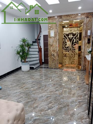 Nhà Đẹp, Thang Máy Võ Thị Sáu, Hai Bà Trưng 40m, 7 tầng, mt 4m, giá 17.8 tỷ.
