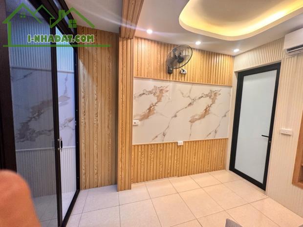 Bán nhà Sổ đỏ 1 tầng, ngõ trước nhà 3m, ôtô tránh 30m, full nội thất, Khương Trung.