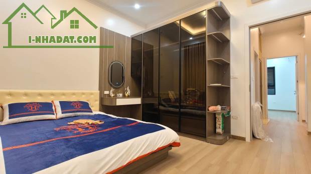 PHỐ VIP THÁI HÀ -THANG MÁY - GARA Ô TÔ DT 40m2 5 tầng MT 4m Giá 16.968 tỷ