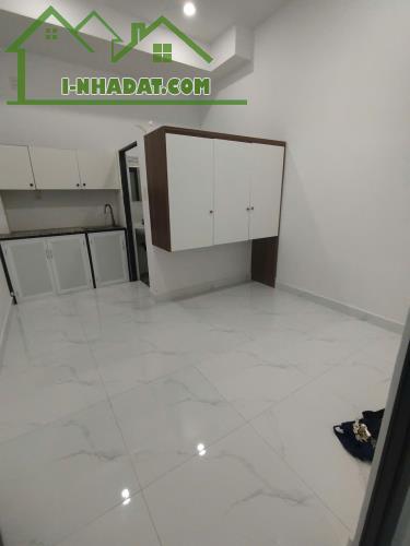 CHO THUÊ PHÒNG TRỌ 306/52 VƯỜN LÀI AN PHÚ ĐÔNG 16M2 CHỈ 3TR2/TH. LH;0921699268.
