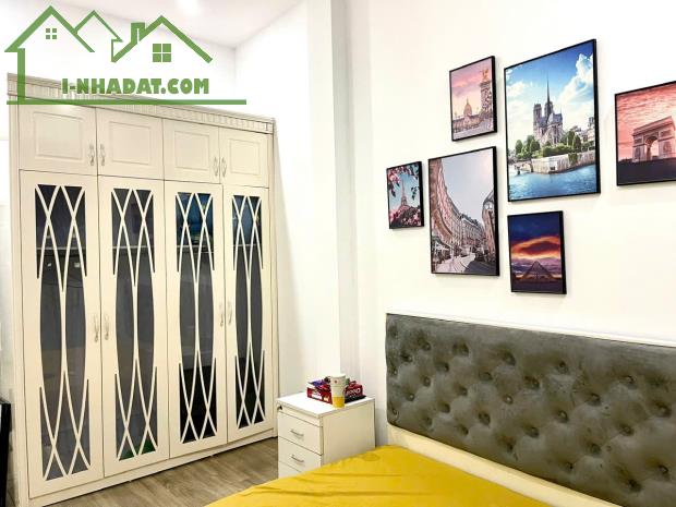 Cho thuê nhà nguyên căn phố Khương Trung, Thanh Xuân 3 tầng x 41m2, 3 ngủ, 14 Triệu/th - 2
