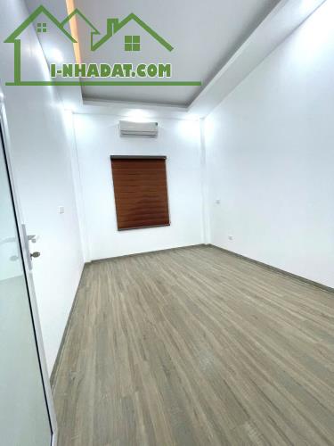 Cho thuê nhà nguyên căn phố Khương Trung, Thanh Xuân 3 tầng x 41m2, 3 ngủ, 14 Triệu/th - 3