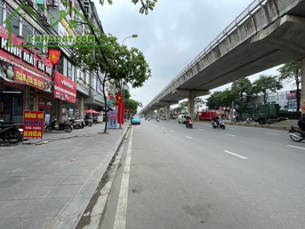 MẶT PHỐ Cầu Diễn - Quốc lộ 32, 2 Mặt tiền - 8 Tầng - Thang Máy. 70m, 28 tỷ