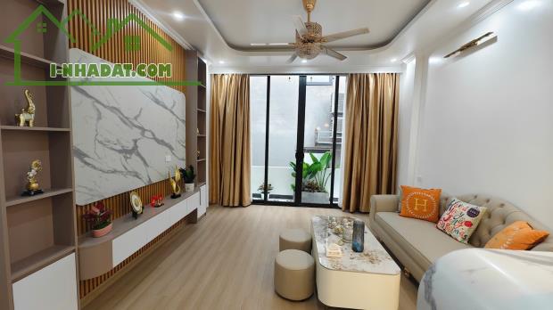 NHÀ SIÊU ĐẸP THÁI HÀ GARA Ô TÔ THANG MÁY GẦN MẶT PHỐ 45m2 x 5T MT 4m SỔ ĐẸP, CHỈ HƠN 16 TỶ