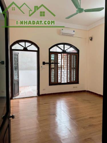 Cho thuê nhà nguyên căn ở ngõ 58 Nguyễn Khánh Toàn, Cầu Giấy 70m x 4T giá 15 triệu - 1