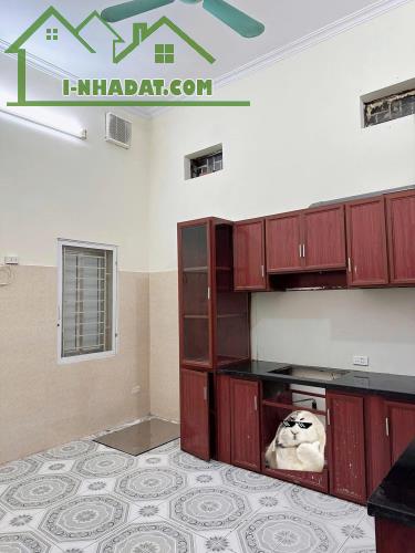 Cho thuê nhà nguyên căn ở ngõ 58 Nguyễn Khánh Toàn, Cầu Giấy 70m x 4T giá 15 triệu - 3