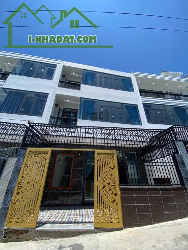 Cần bán nhà mới xây 3 tầng đường Mai An Tiêm 5ty950 p. Vĩnh Phước, cách bãi tắm Hòn Chồng