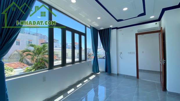 Cần bán nhà mới xây 3 tầng đường Mai An Tiêm 5ty950 p. Vĩnh Phước, cách bãi tắm Hòn Chồng - 2