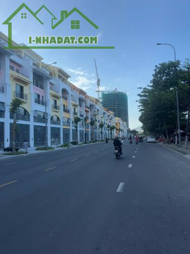 Chủ ngộp! Căn 4 tầng ngay TT Hoà Cường, ĐN