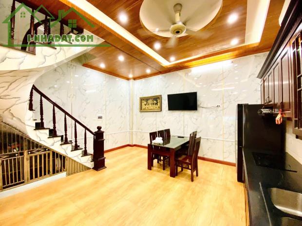 7,5 t.ỷ  B.á.n nhà Ngõ 38 Xuân la - Gần phố - Ngõ nông - Nhà dân xây kiên cố - Ô tô 7 chỗ - 1