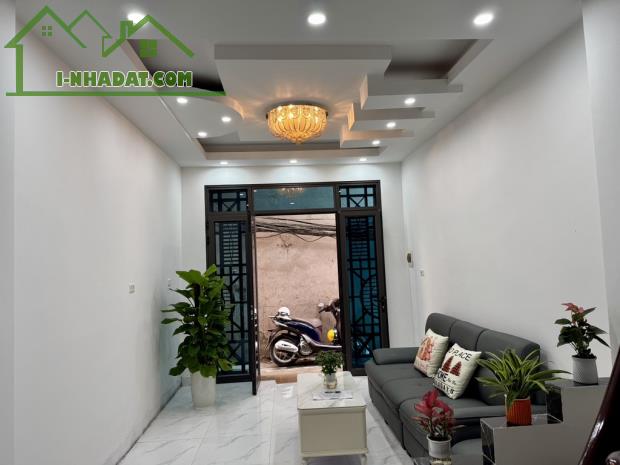 BÁN NHÀ LÔ GÓC NGUYỄN ĐỨC CẢNH –NGÕ RỘNG THÔNG – 3KM LÊN PHỐ CỔ - TC 6 TỶ - NHÀ NGUYÊN ZIN
