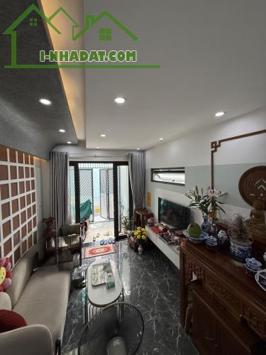 Cần bán gấp nhà mới, lô góc Nguyễn Sỹ Sách-Tân Bình, 50m, gần sân bay, chỉ 5.x tỷ, bao rẻ - 2