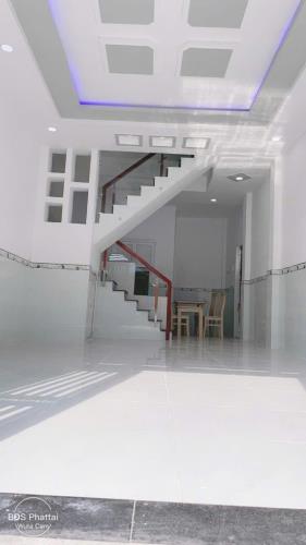 Bán nhà 2 tầng, 4x11, hẻm xe hơi, đường liên khu 2-10, giá chỉ 3,99 tỷ.