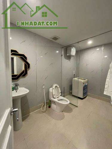 Bán nhà Q7 cao 2 Tầng rộng 160m2, Sổ riêng vuông vức, đường Hẻm xe hơi thông - 3