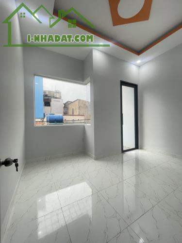Bán Nhà Bình Tân, sát Công Viên Kênh Nước Đen, 44m2, 2 Tầng, pháp lý chuẩn, 3 tỹ nhỉnh - 4