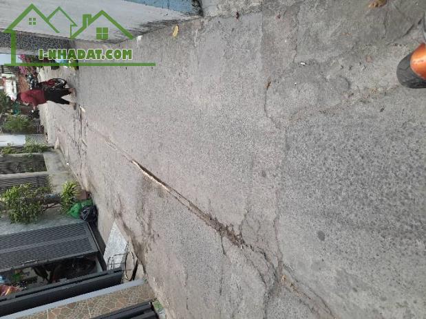 ĐÔNG HƯNG THUẬN - NGUYỄN VĂN QUÁ - KDC AN SƯƠNG Q12 HẺM 5M OTO VÀO NHÀ 90M2 3 TẦNG BTCT