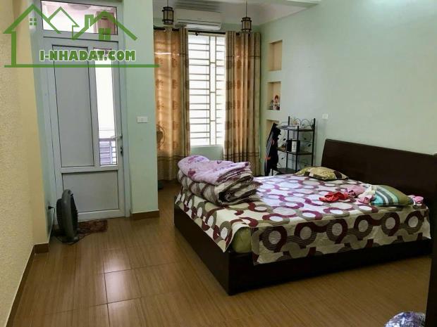 Bán nhà Giáp Bát, Hoàng Mai 90m x 5 tầng có sân rộng giá đầu tư chỉ 14,2 tỷ - 3
