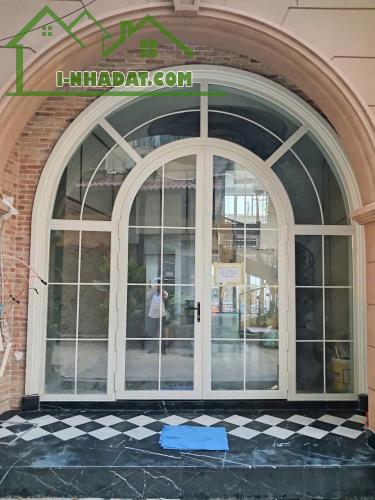 BÁN GẤP Thủ Khoa Huân 46.5 tỷ Quận 1 Hồ Chí Minh =Diện tích 98.18m2 ( 4.55 x 21 m ), 4 - 2