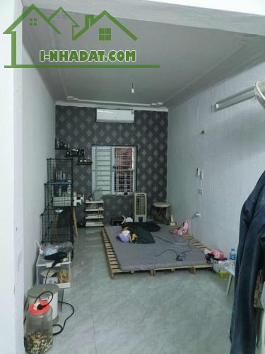 Bán nhà  ngõ 260 Ngõ chợ Khâm thiên 26/30 T2 x 4 tầng, mặt tiền 2.8 m, giá 5.8 tỷ - 5
