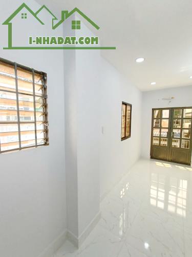 Nhà mới 3 tầng hẻm thẳng đường Dương Bá Trạc P.Rạch Ông Q8 3.1 tỷ - 1