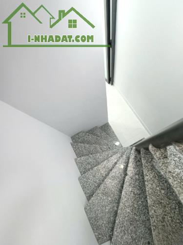 Nhà mới 3 tầng hẻm thẳng đường Dương Bá Trạc P.Rạch Ông Q8 3.1 tỷ - 4