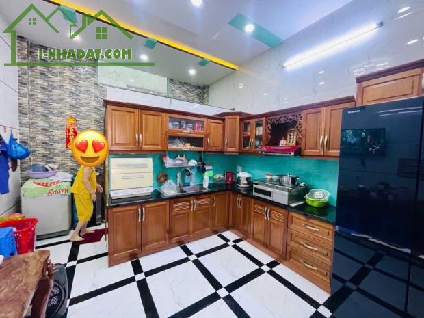 Bán nhà Bình Trị Đông, Bình Tân, 5 tầng, đường 5m, 4X14M, chỉ 6.5 tỷ - 1