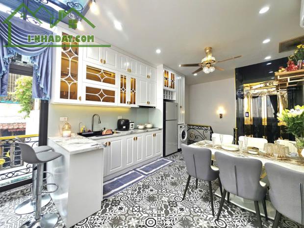 Lương Định Của 33 m,  4 tầng, mt 3.7m  8.65 tỷ Đống Đa NHÀ SIÊU ĐẸP - THANG MÁY - GẦN HỒ