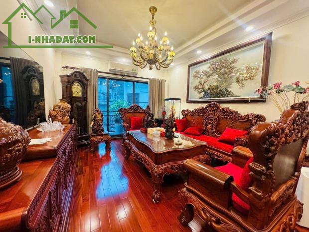 CHỈ 22 TỶ SỞ HỮU NHÀ VỊ TRÍ ĐẸP, Ô TÔ TRÁNH, THANG MÁY, Ở SƯỚNG, GẦN PHỐ, KD QUẬN CẦU GIẤY