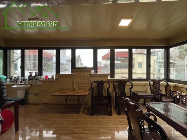 Biệt thự long lanh Quận Ba Đình, ngay Văn Cao, 80m2 x 4 tầng, vỉa hè, ô tô dừng đỗ, 41 tỷ!