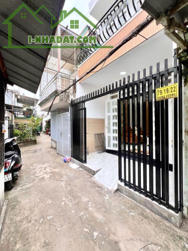 Bán Nhà 1T1L đúc, MỚI ĐẸP, gần sát Cầu Nhị Kiều, gần Công viên Hùng Vương