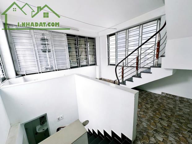 BÁN NHÀ LÂM TƯỜNG, TÔ HIỆU . Lê Chân. 2,39 tỷ, 5 tầng, 33,4 m. - 3