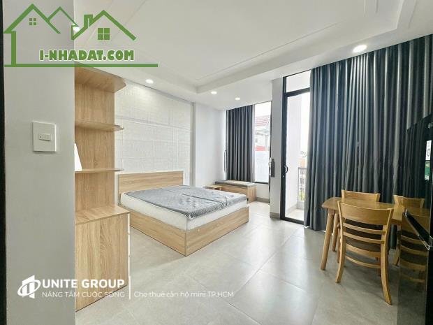 Căn hộ ban công full nội thất rộng 40m2 ở Nơ Trang Long gần chợ Bà Chiểu, Bình Thạnh
