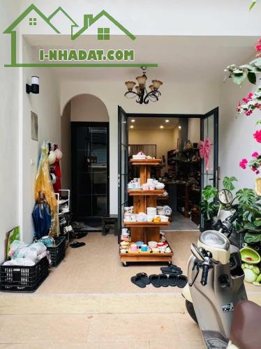 GIA ĐÌNH CẦN TIỀN BÁN GẤP NHÀ PHỐ LINH LANG ĐỘI CẤN 70M 2 TẦNG HƠN 12 TỶ KINH DOANH ONLINE - 2