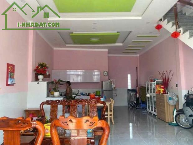 Nhà 1 lầu 1 trệt giá rẻ 2.4 tỷ/65 m2, đường ô tô - 1