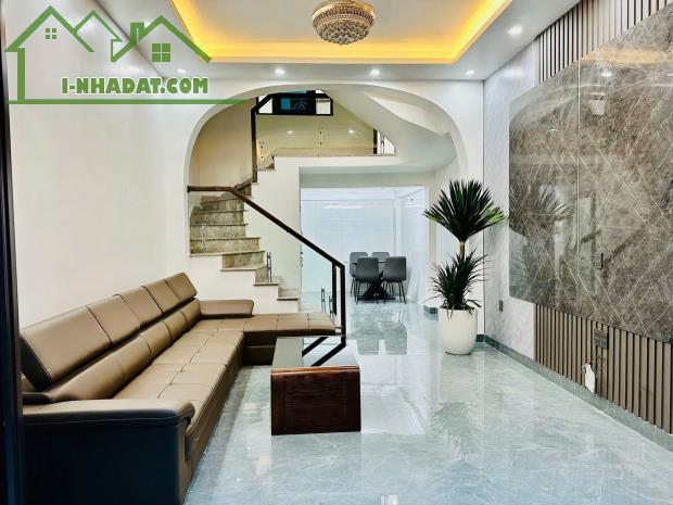 Bán gấp nhà hàng  kênh, Hàng Kênh, Lê Chân,HP. 2,69 tỷ, 39m2, 3 tầng.